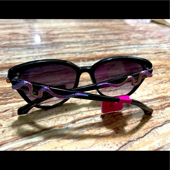 Betsey Johnson UV Protection Sunglasses - Picture 5 of 7